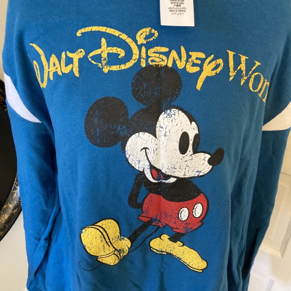 166 Disney Mickey Mouse Tee Long Sleeve Large NWT